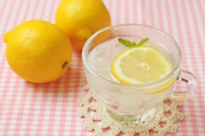 やってない？夏バテするNG食習慣3つ　(3)「夏バテ予防に！」と酢やレモンなどの酸っぱいものを摂る