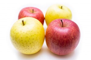 毎日食べたい！美腸をサポートする秋フルーツ3つ　(1)リンゴ